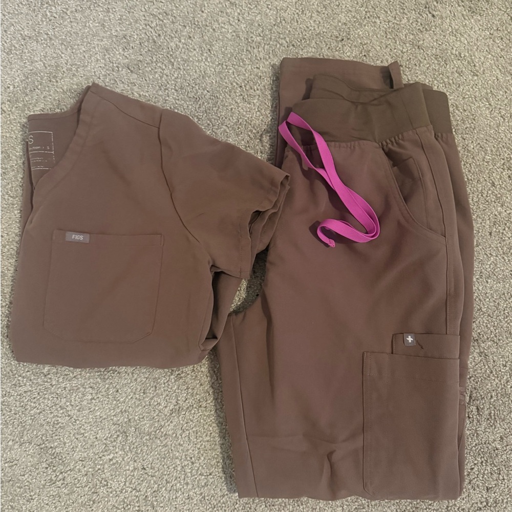 Figs Smokey Taupe Joggers with Pink Drawstring